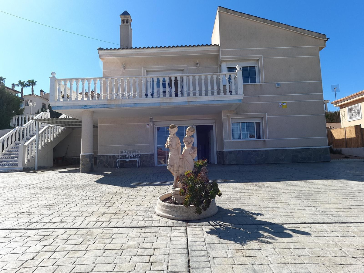 Se vende Villa - Chalet de 4 dormitorios en Costa Blanca, Alicante, España