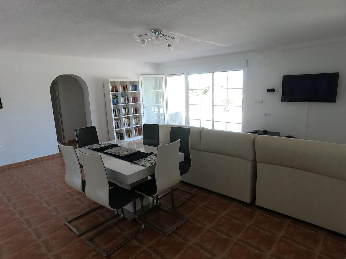 Se vende Villa - Chalet de 4 dormitorios en Costa Blanca, Alicante, España