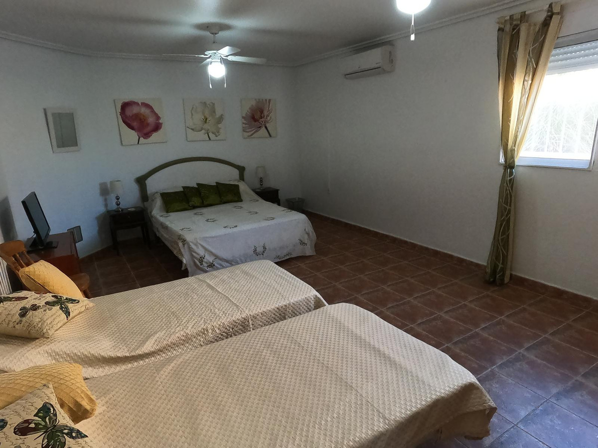 Se vende Villa - Chalet de 4 dormitorios en Costa Blanca, Alicante, España