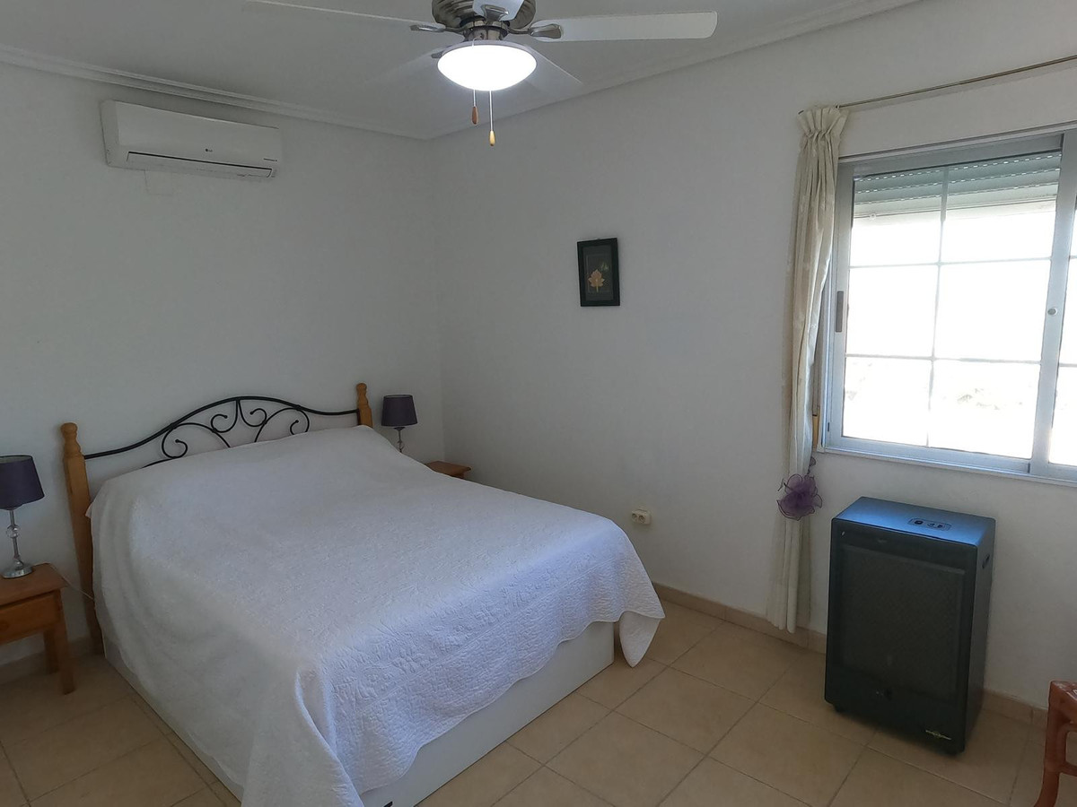 Se vende Villa - Chalet de 4 dormitorios en Costa Blanca, Alicante, España
