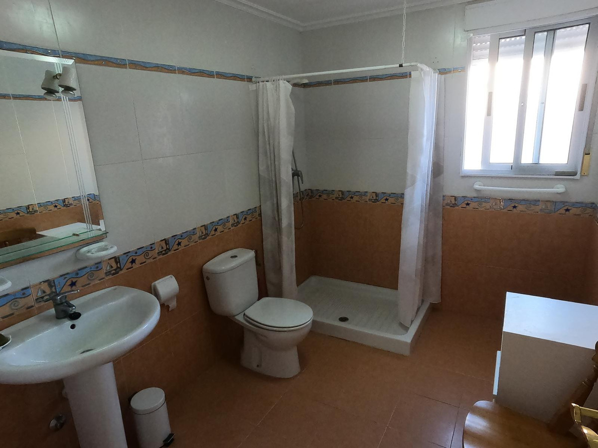 Se vende Villa - Chalet de 4 dormitorios en Costa Blanca, Alicante, España