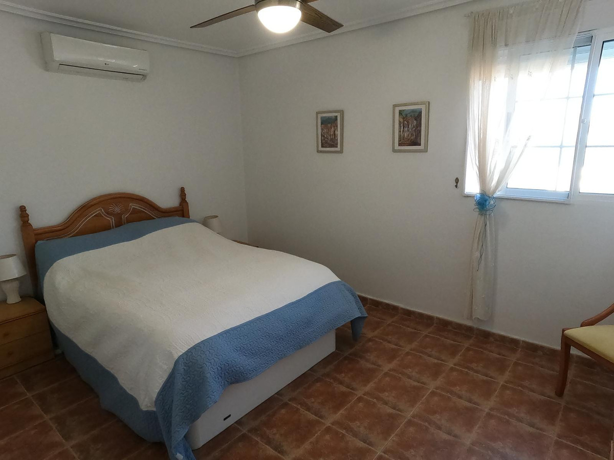 Se vende Villa - Chalet de 4 dormitorios en Costa Blanca, Alicante, España