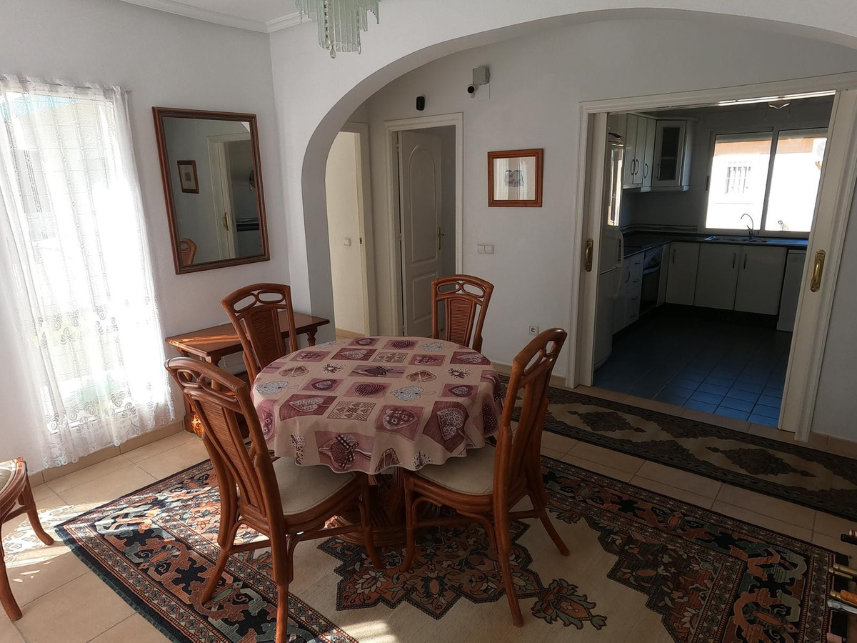 Se vende Villa - Chalet de 4 dormitorios en Costa Blanca, Alicante, España