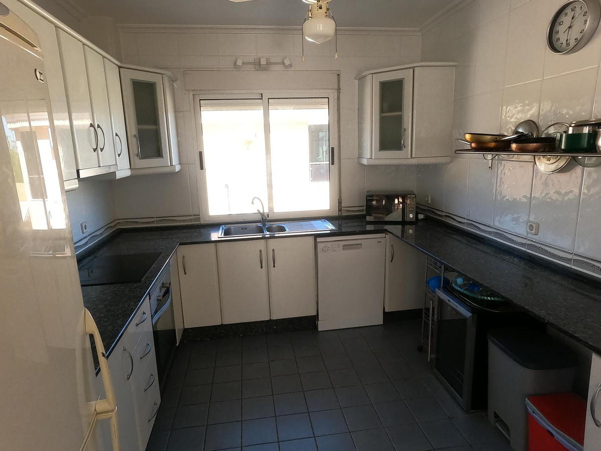 Se vende Villa - Chalet de 4 dormitorios en Costa Blanca, Alicante, España