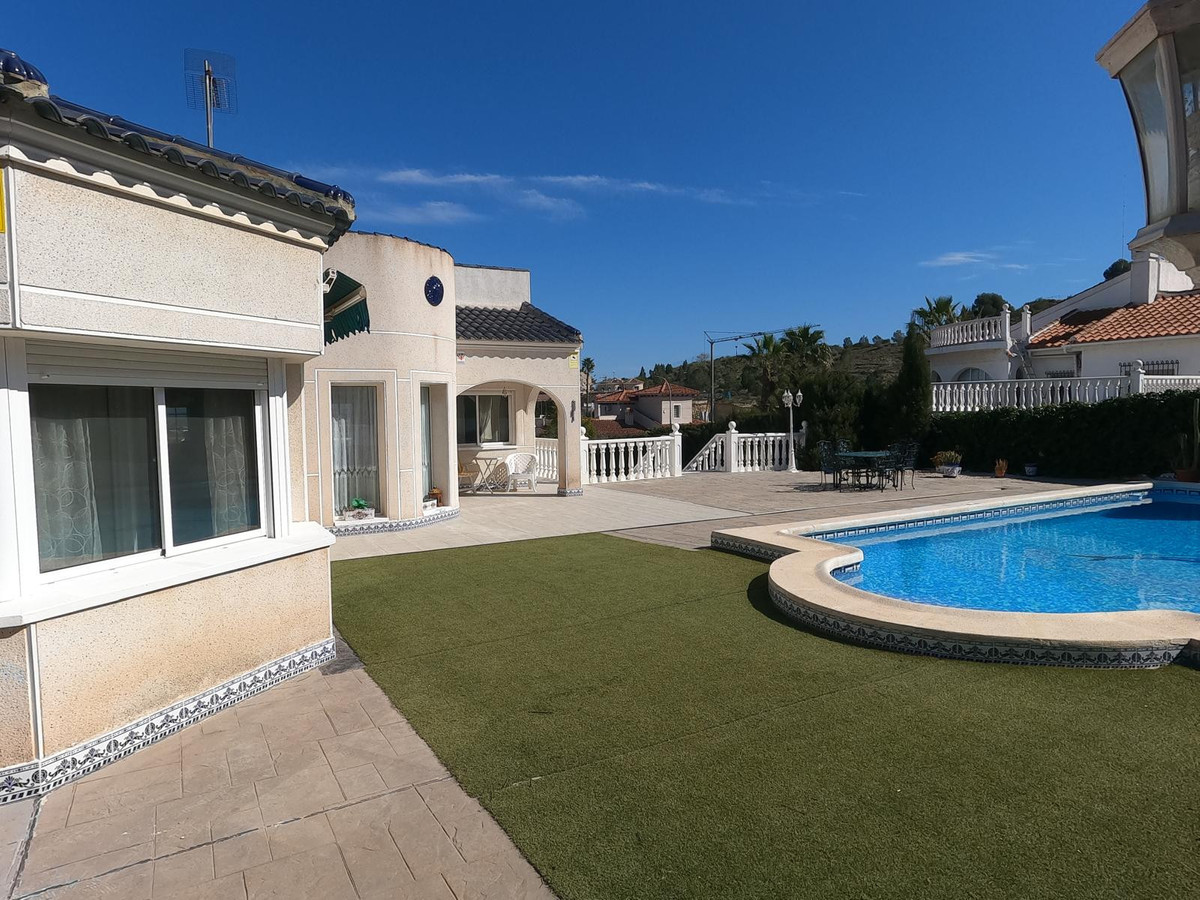 Se vende Villa - Chalet de 4 dormitorios en Costa Blanca, Alicante, España