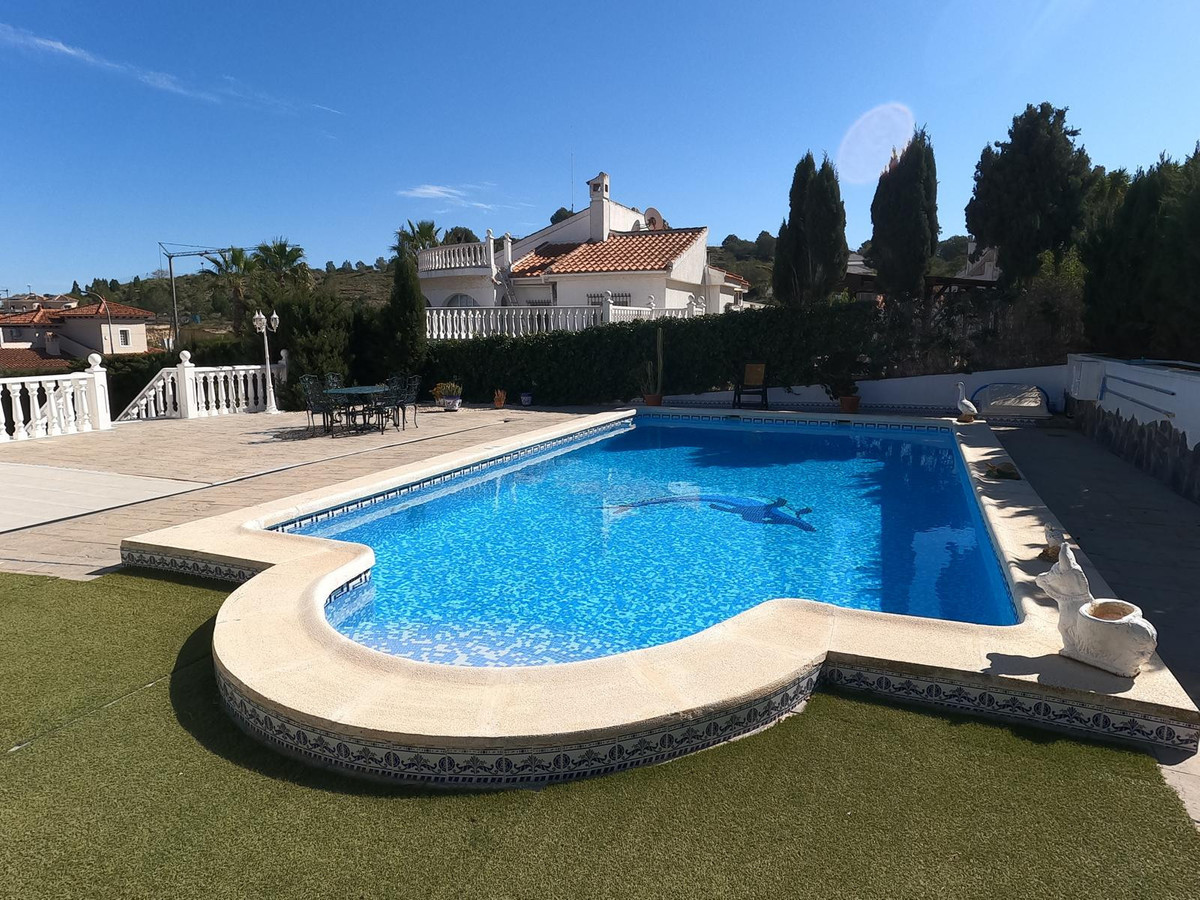 Se vende Villa - Chalet de 4 dormitorios en Costa Blanca, Alicante, España