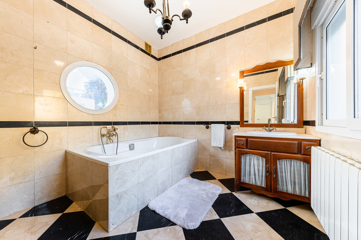 7 Bed Townhouse for sale in Dehesa De Campoamor Costa Blanca, Alicante, Spain