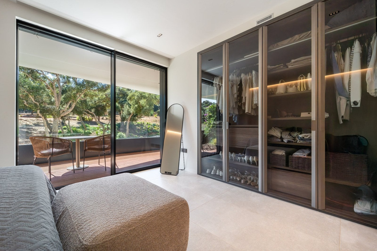 Se vende Apartamento Planta Media de 2 dormitorios en Costa Del Sol, Cadiz, España