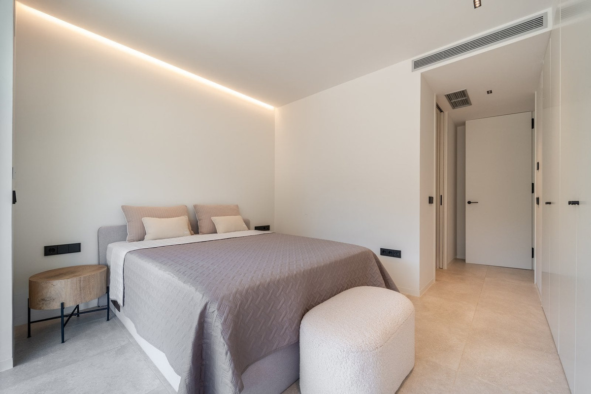 Se vende Apartamento Planta Media de 2 dormitorios en Costa Del Sol, Cadiz, España