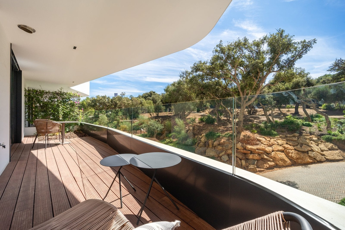 Se vende Apartamento Planta Media de 2 dormitorios en Costa Del Sol, Cadiz, España
