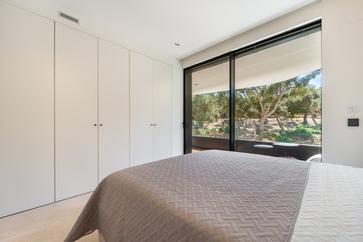 Se vende Apartamento Planta Media de 2 dormitorios en Costa Del Sol, Cadiz, España