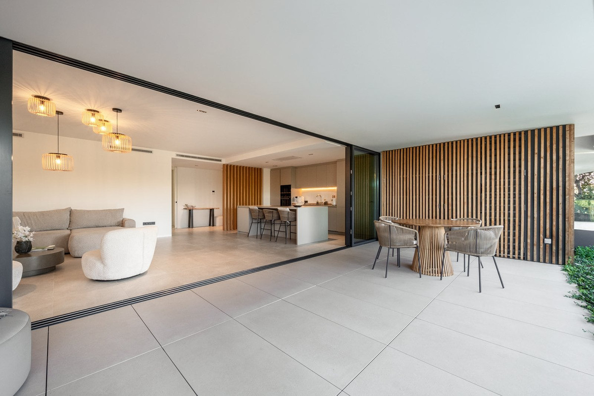 Se vende Apartamento Planta Media de 2 dormitorios en Costa Del Sol, Cadiz, España