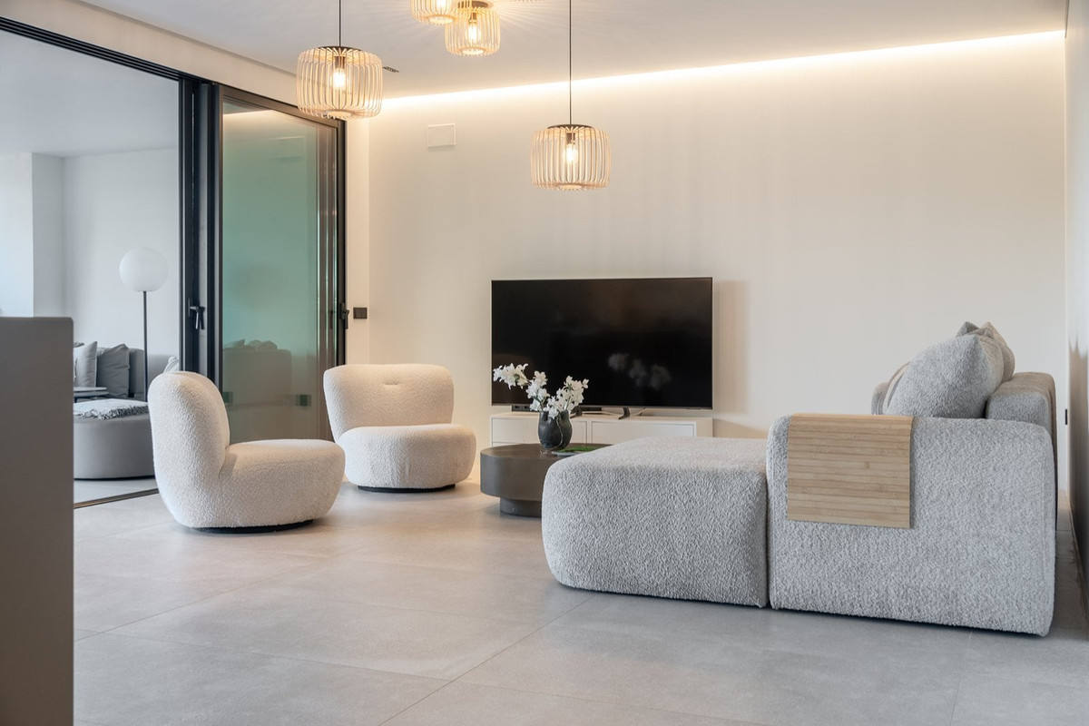 Se vende Apartamento Planta Media de 2 dormitorios en Costa Del Sol, Cadiz, España