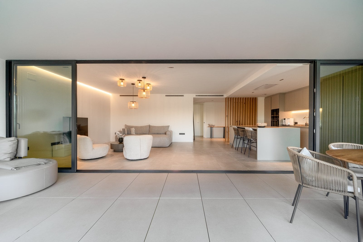 Se vende Apartamento Planta Media de 2 dormitorios en Costa Del Sol, Cadiz, España