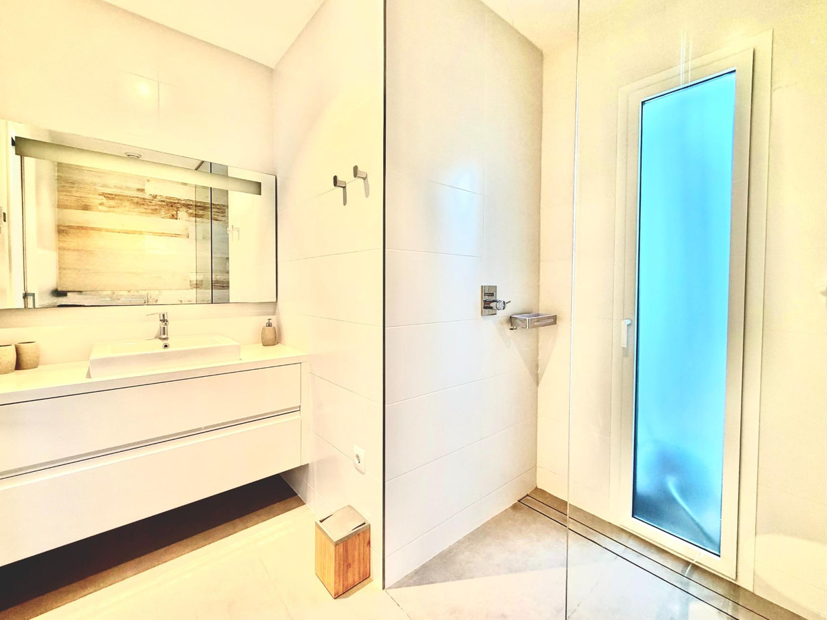 Se vende Apartamento Planta Baja de 2 dormitorios en Costa Blanca, Alicante, España