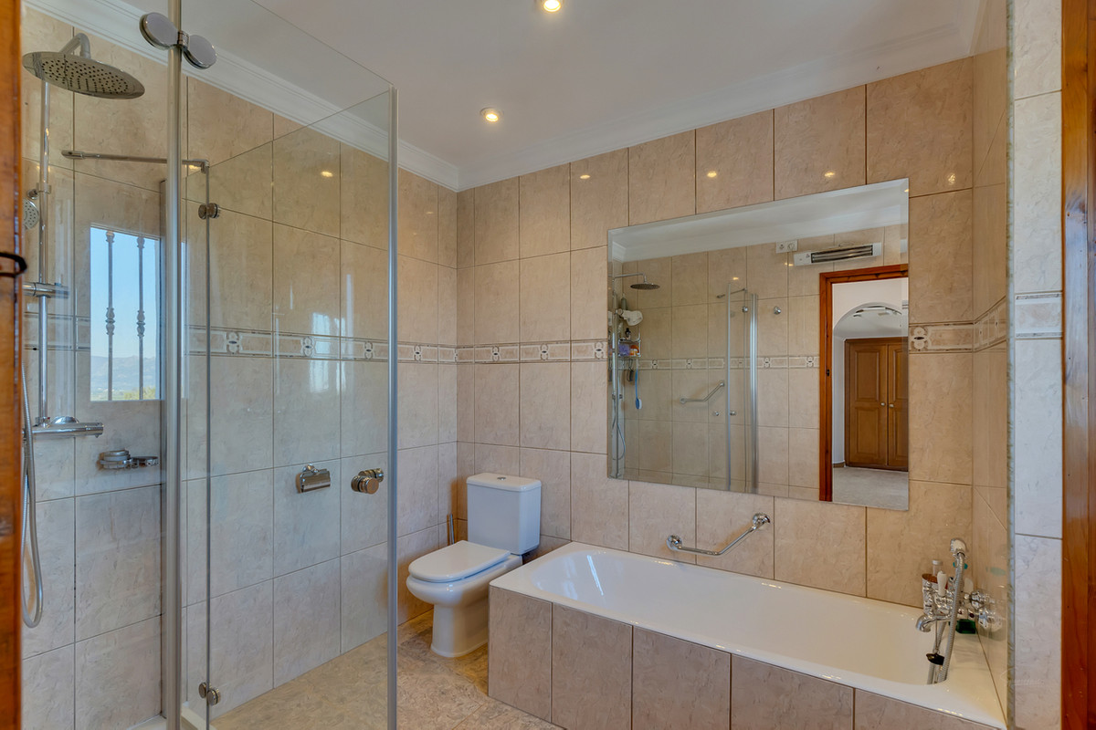 Se vende Villa - Chalet de 4 dormitorios en Costa Blanca, Alicante, España