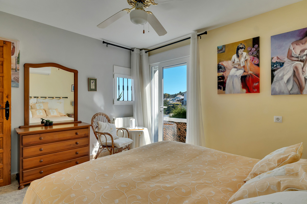 Se vende Villa - Chalet de 4 dormitorios en Costa Blanca, Alicante, España