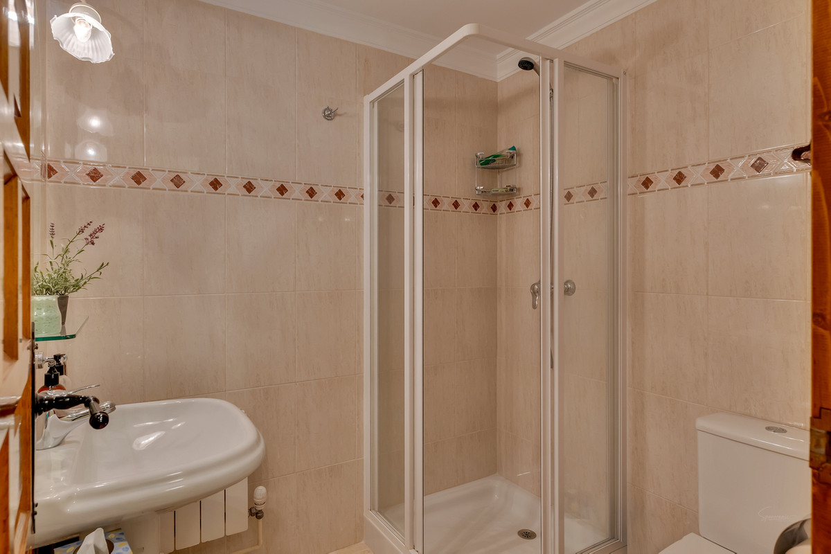 Se vende Villa - Chalet de 4 dormitorios en Costa Blanca, Alicante, España