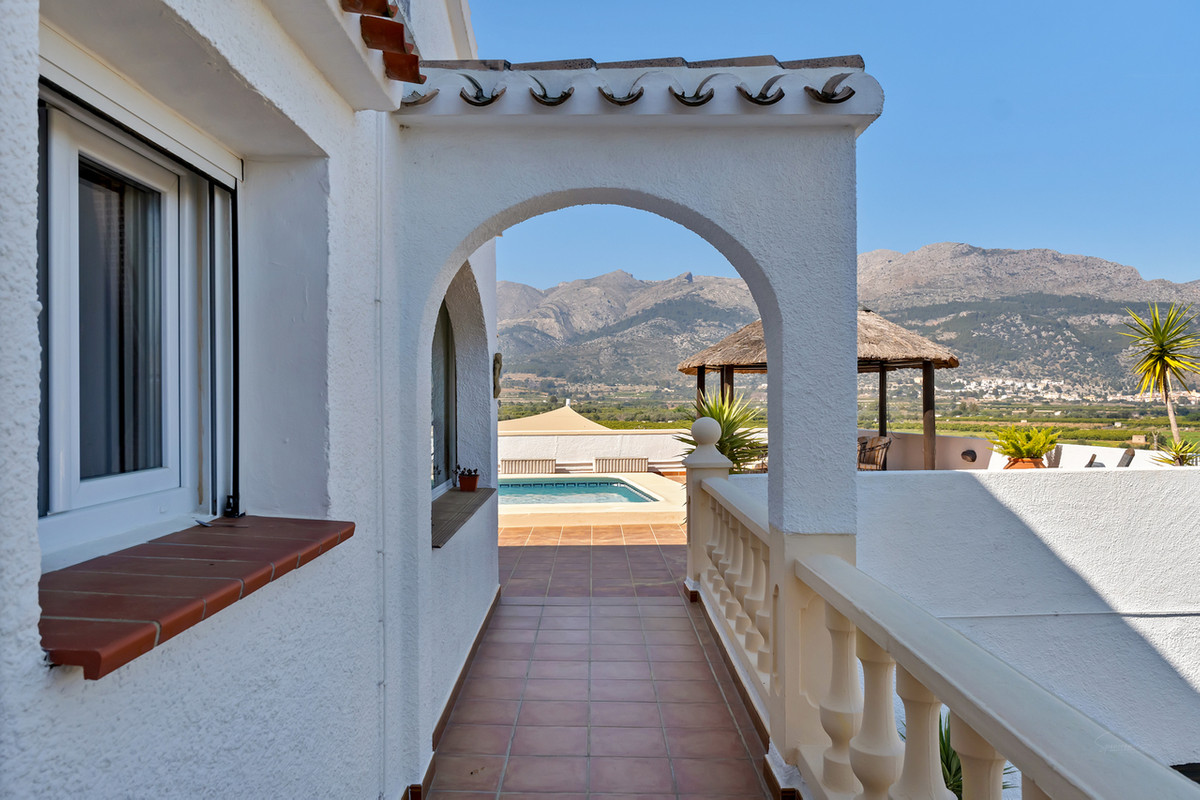 Se vende Villa - Chalet de 4 dormitorios en Costa Blanca, Alicante, España