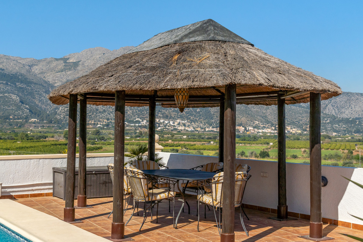 Se vende Villa - Chalet de 4 dormitorios en Costa Blanca, Alicante, España