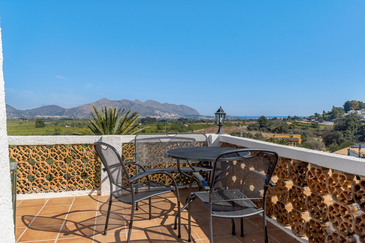 Se vende Villa - Chalet de 4 dormitorios en Costa Blanca, Alicante, España