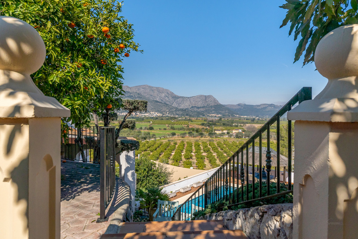 Se vende Villa - Chalet de 4 dormitorios en Costa Blanca, Alicante, España