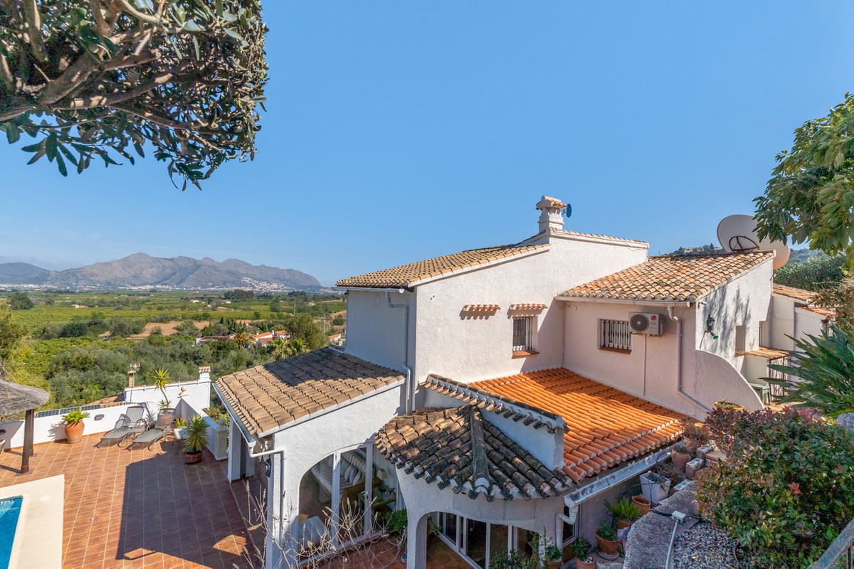 Se vende Villa - Chalet de 4 dormitorios en Costa Blanca, Alicante, España