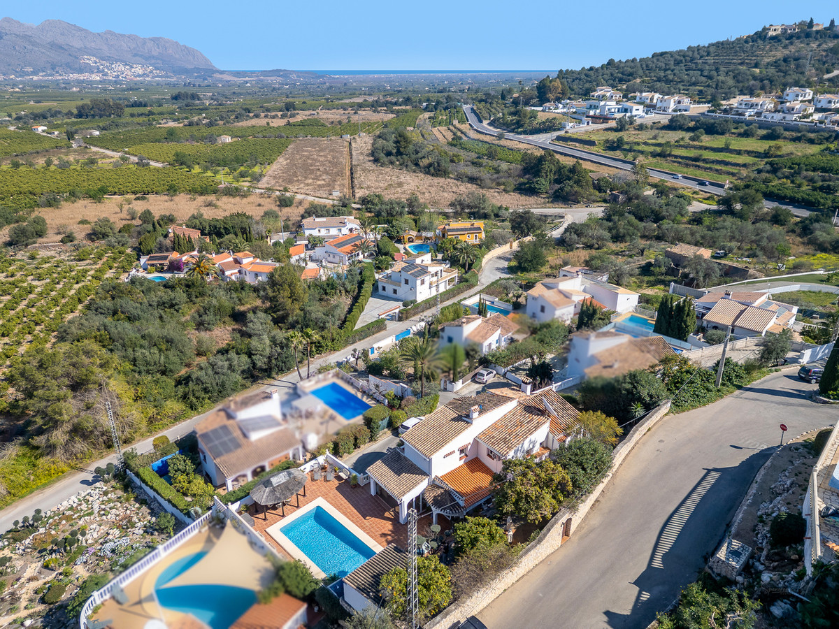 Se vende Villa - Chalet de 4 dormitorios en Costa Blanca, Alicante, España