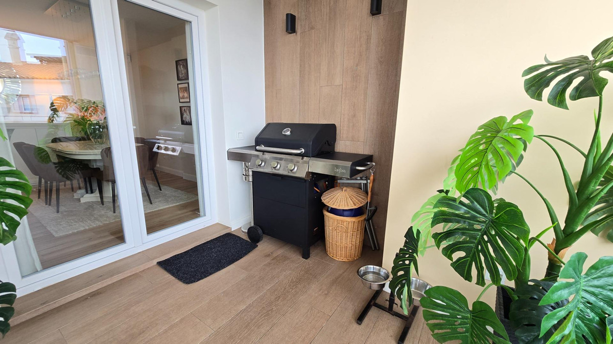 4 Bed Apartment for sale in Benalmadena Costa Del Sol, Málaga, Spain