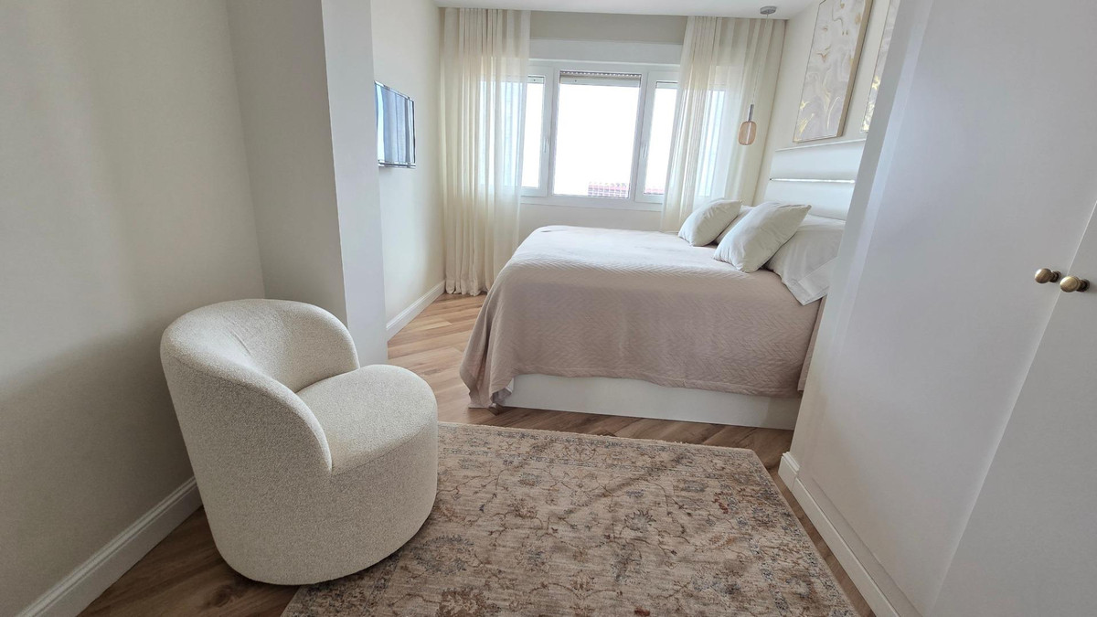 4 Bed Apartment for sale in Benalmadena Costa Del Sol, Málaga, Spain