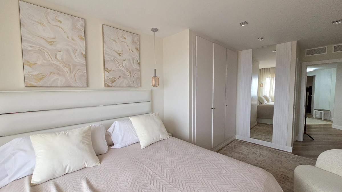 4 Bed Apartment for sale in Benalmadena Costa Del Sol, Málaga, Spain
