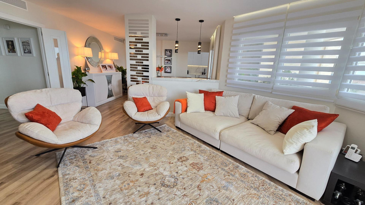 4 Bed Apartment for sale in Benalmadena Costa Del Sol, Málaga, Spain