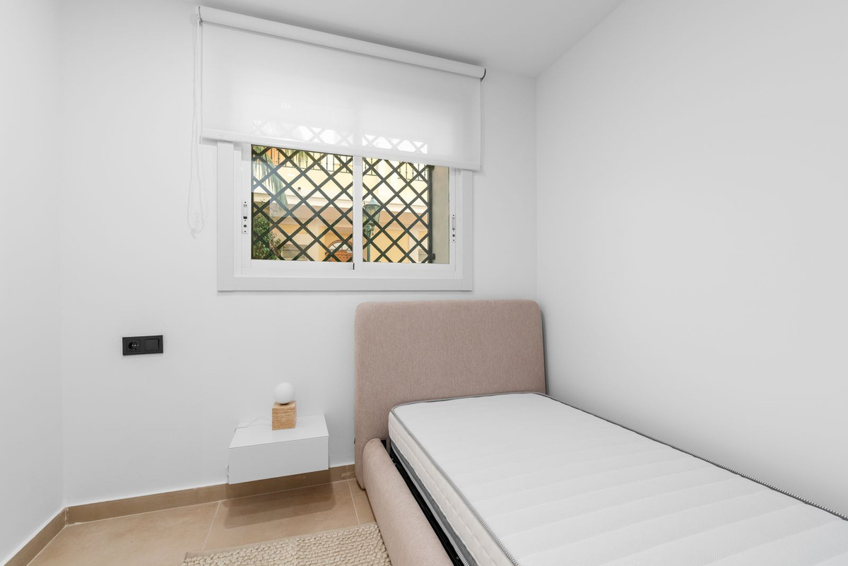 3 Bed Apartment for sale in Marbella Costa Del Sol, Málaga, Spain