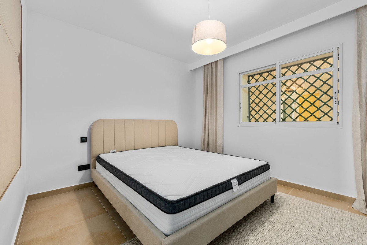 3 Bed Apartment for sale in Marbella Costa Del Sol, Málaga, Spain