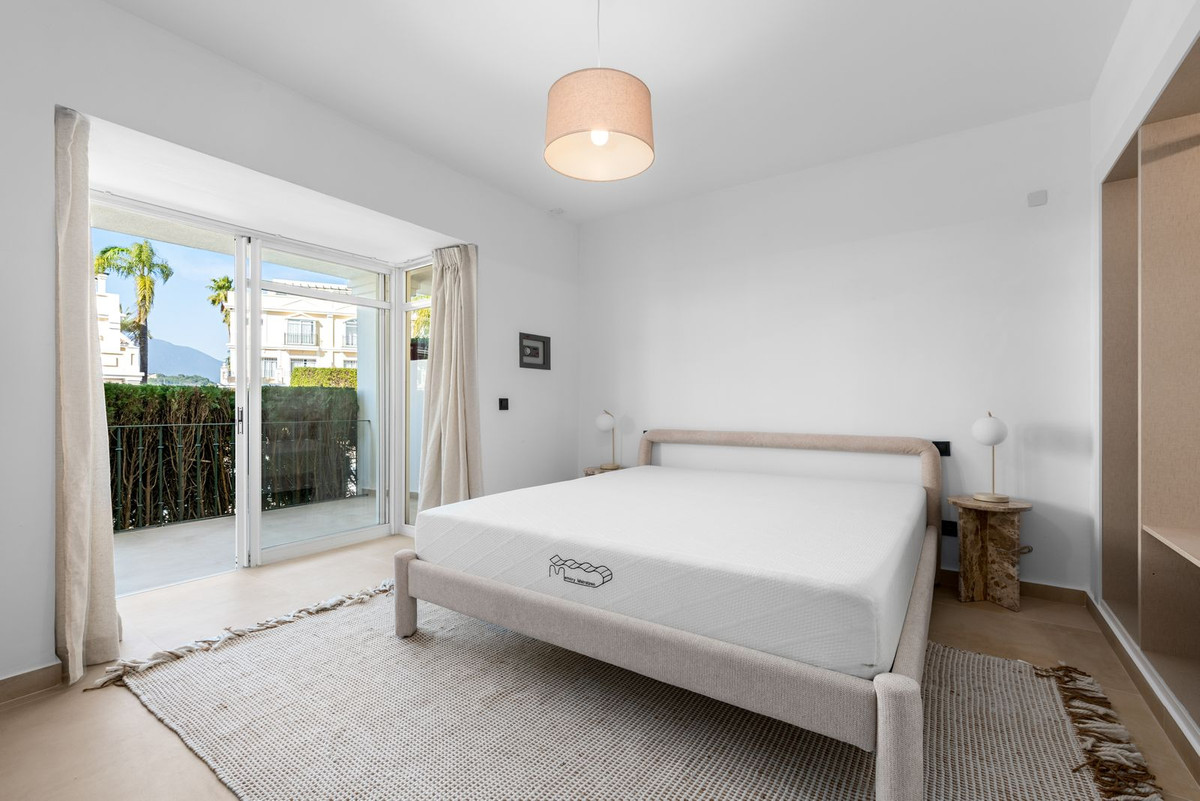 3 Bed Apartment for sale in Marbella Costa Del Sol, Málaga, Spain