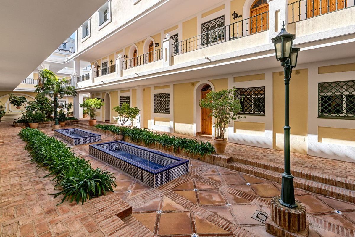 3 Bed Apartment for sale in Marbella Costa Del Sol, Málaga, Spain