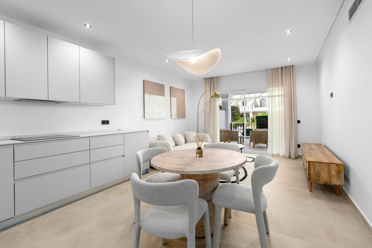 3 Bed Apartment for sale in Marbella Costa Del Sol, Málaga, Spain