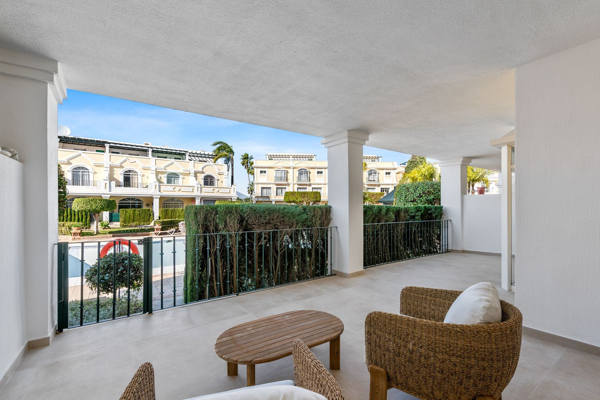 3 Bed Apartment for sale in Marbella Costa Del Sol, Málaga, Spain
