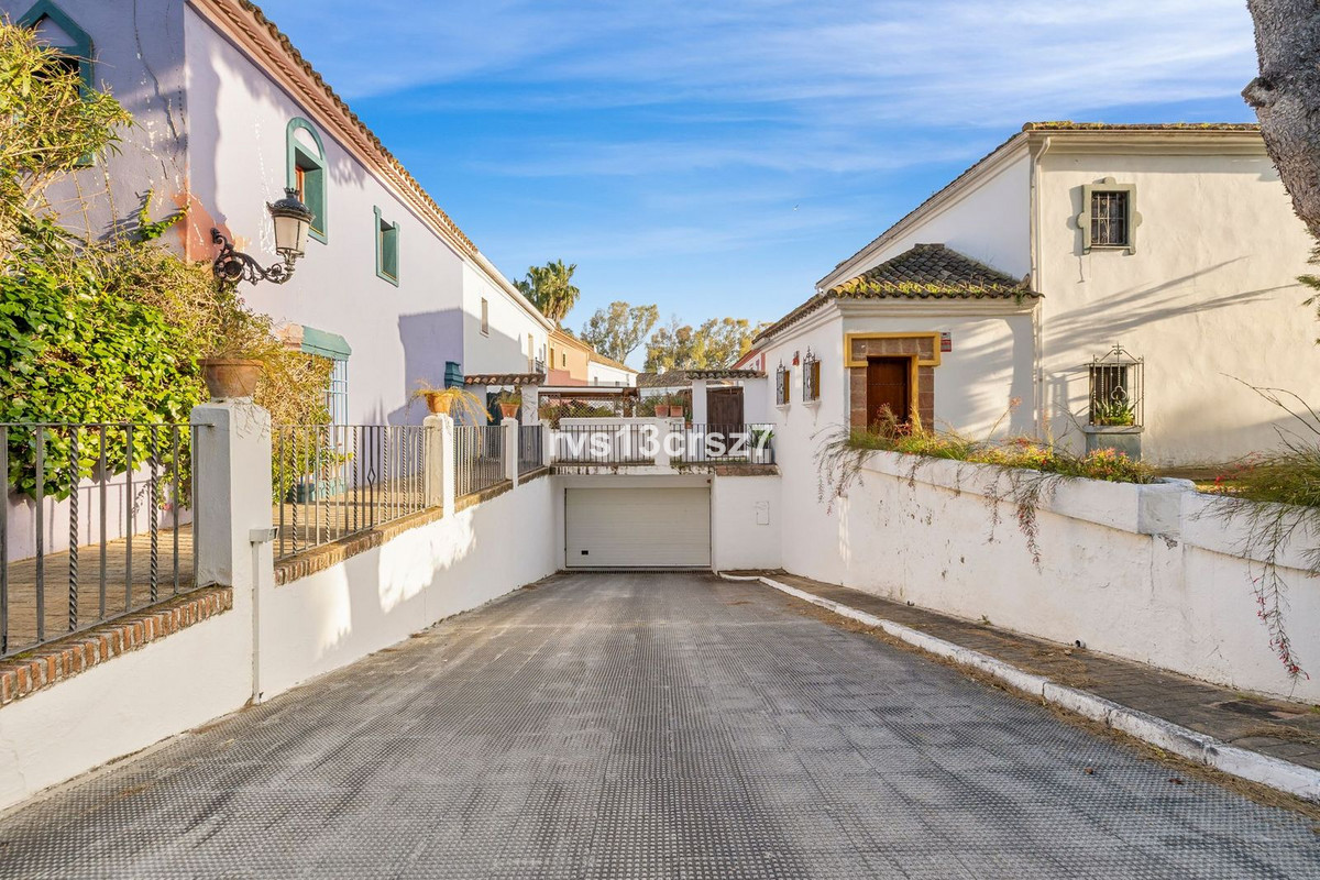 2 Bed Townhouse for sale in Guadalmina Baja Costa Del Sol, Málaga, Spain