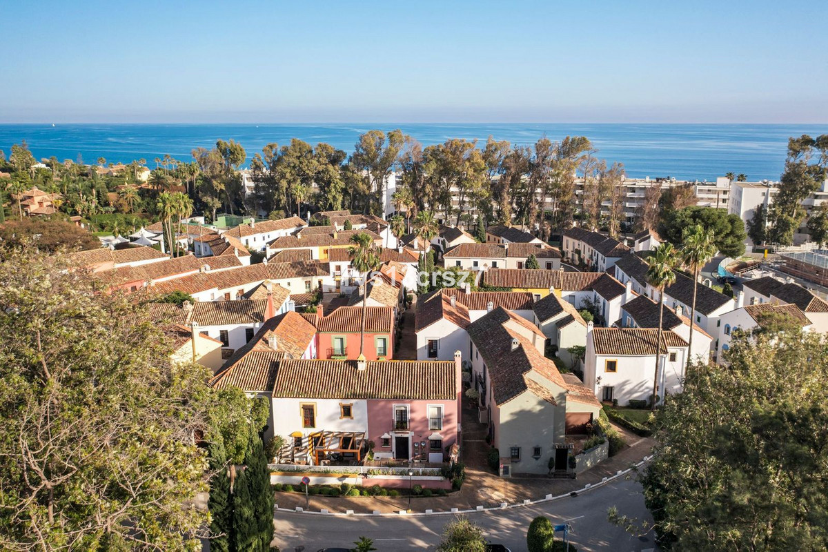 2 Bed Townhouse for sale in Guadalmina Baja Costa Del Sol, Málaga, Spain