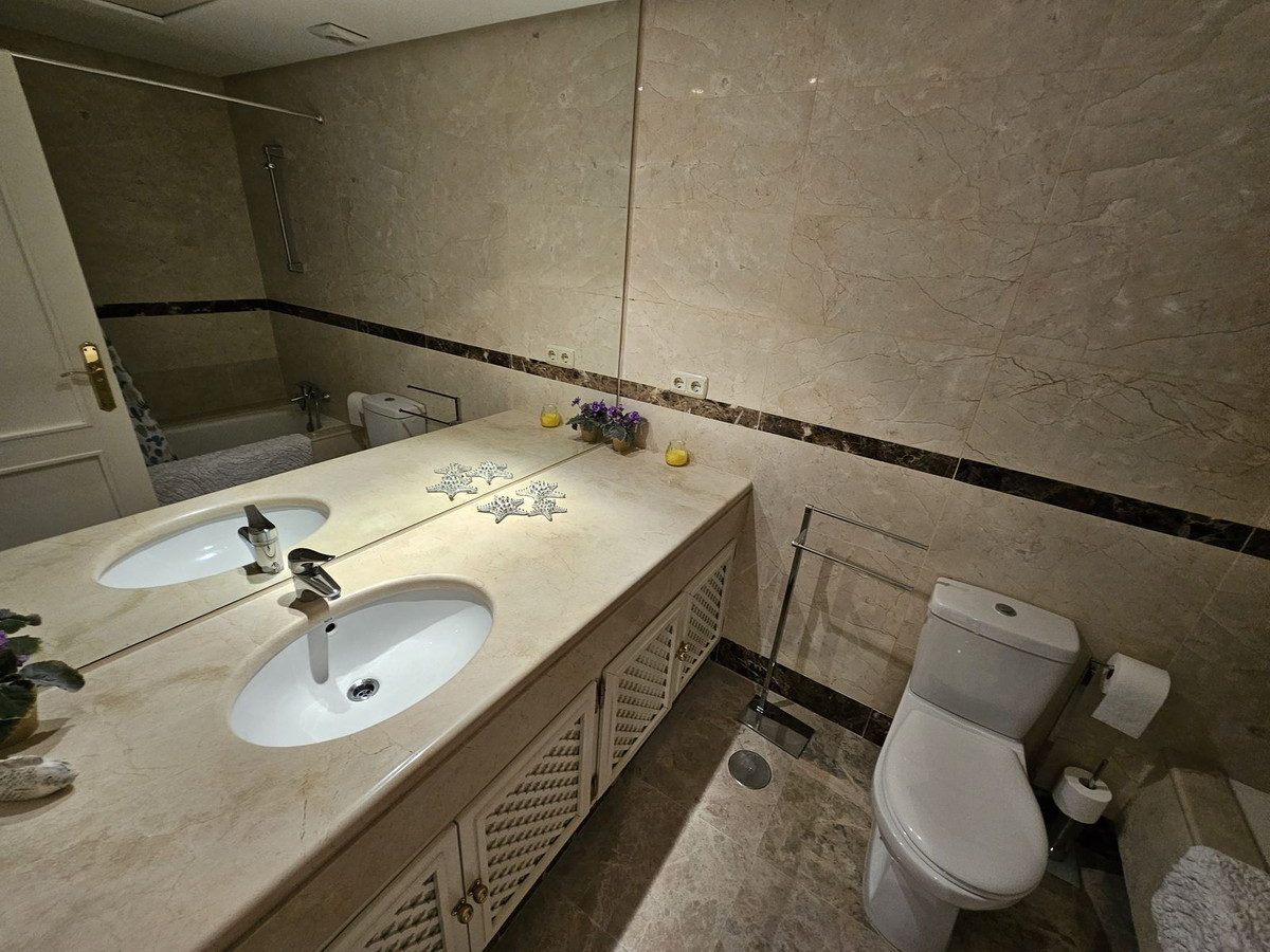 Se vende Apartamento Planta Baja de 2 dormitorios en Costa Del Sol, Málaga, España