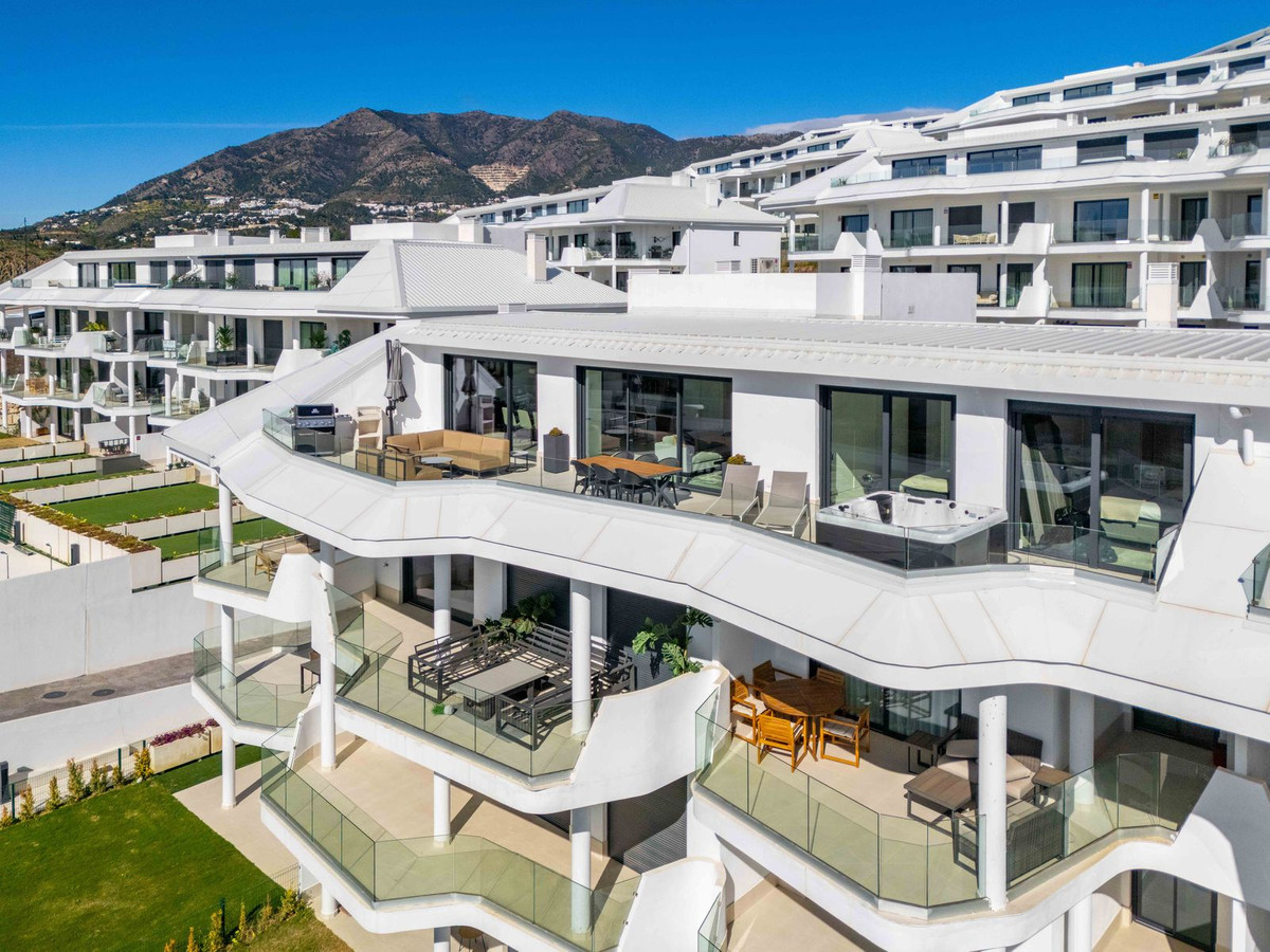 3 Bed Apartment for sale in Fuengirola Costa Del Sol, Málaga, Spain