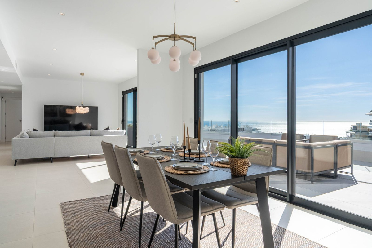 3 Bed Apartment for sale in Fuengirola Costa Del Sol, Málaga, Spain