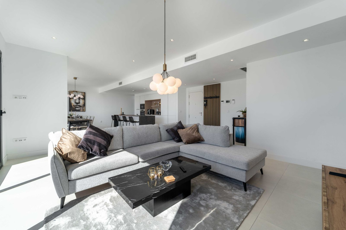 3 Bed Apartment for sale in Fuengirola Costa Del Sol, Málaga, Spain