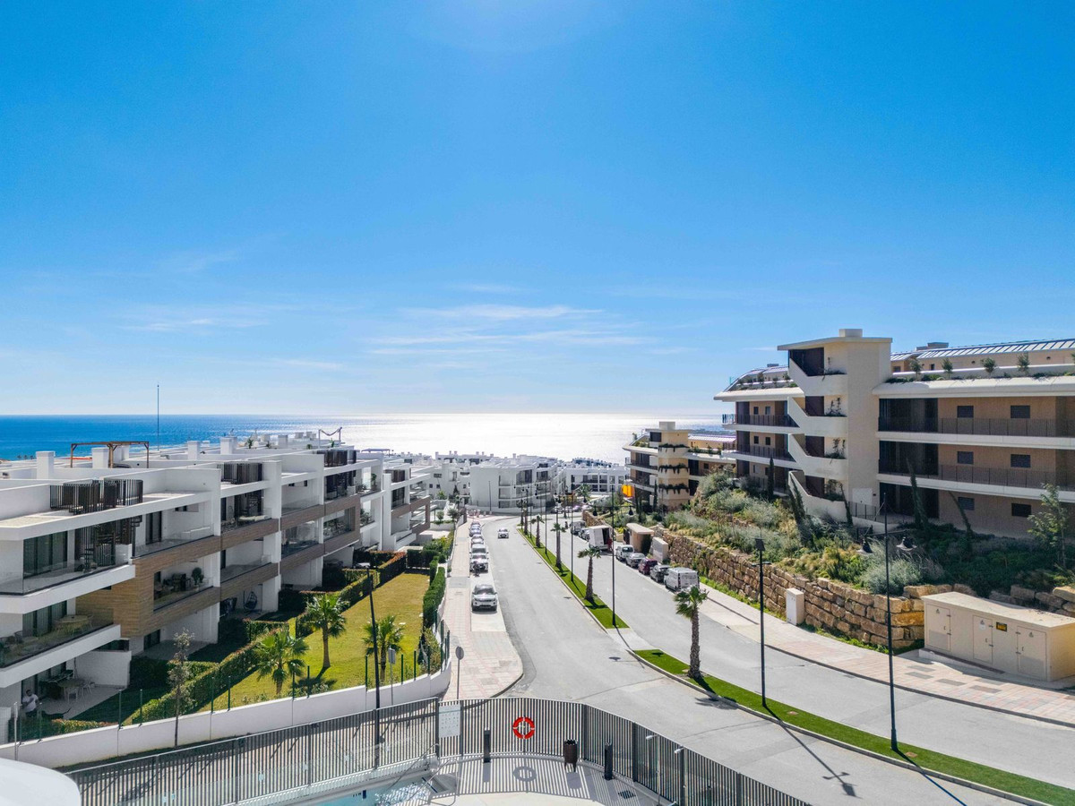 3 Bed Apartment for sale in Fuengirola Costa Del Sol, Málaga, Spain