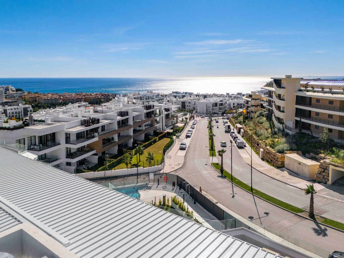 3 Bed Apartment for sale in Fuengirola Costa Del Sol, Málaga, Spain