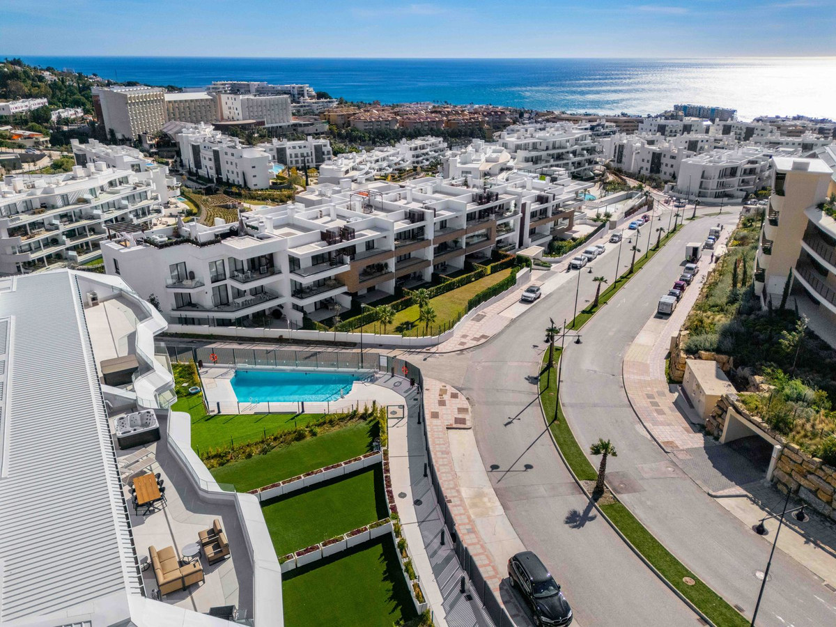 3 Bed Apartment for sale in Fuengirola Costa Del Sol, Málaga, Spain