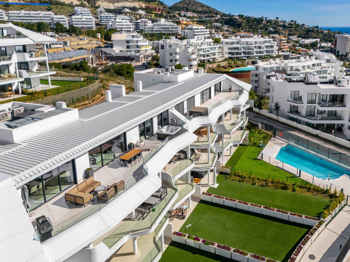 3 Bed Apartment for sale in Fuengirola Costa Del Sol, Málaga, Spain