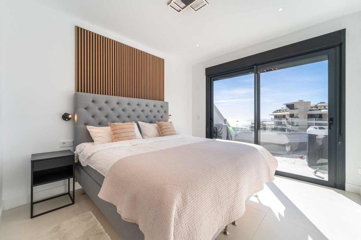 3 Bed Apartment for sale in Fuengirola Costa Del Sol, Málaga, Spain