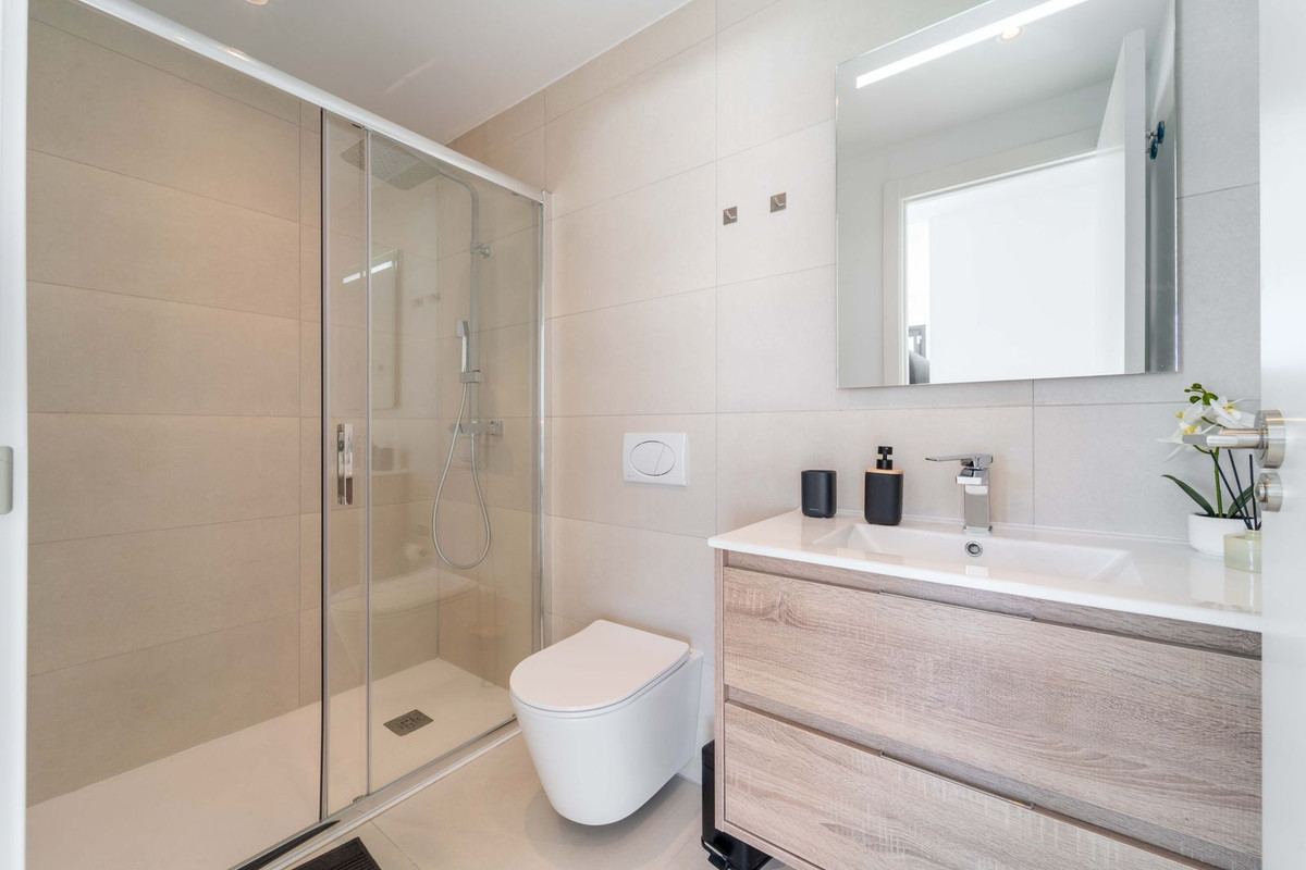 3 Bed Apartment for sale in Fuengirola Costa Del Sol, Málaga, Spain
